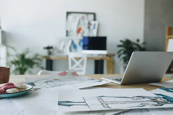 Stilista sul posto di lavoro — Foto stock