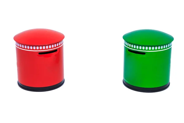 Kırmızı ve yeşil posta kutusu