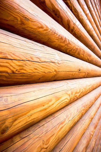 Pared de primer plano con textura de troncos de madera —  Fotos de Stock