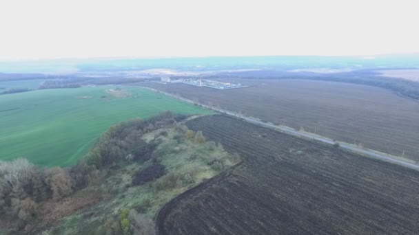 Vista desde el aire en la planta de procesamiento de gas — Vídeos de Stock