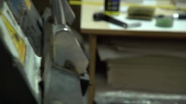 Oyma. İşlem oyma / kağıt kesilir.