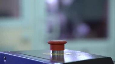 Durdur düğmesi, yakın up/durdur düğmesi.