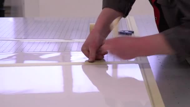 Hands Work Hands Worker Sticks Openings Printer Desktop Sticking Vacuum — Stock Video