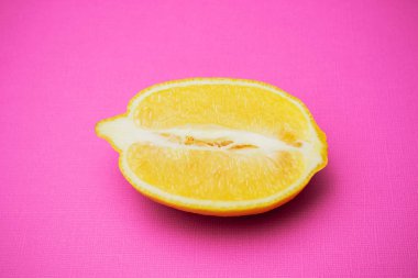 narenciye izole limon renk arka plan üzerinde