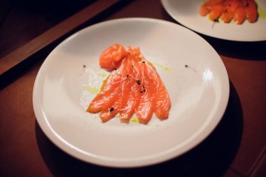 Somon fileto zayıf tuz dilimleri