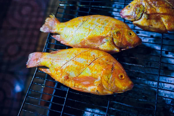 Grilled Fish Used Charcoal Grill Popular Food Evening Market Vietnam — Stock Photo, Image