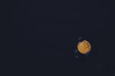 Bitcoins kolunda yerleştirilir