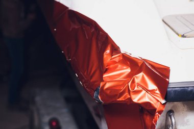 Araba kaydırma uzman vinil folyo ya da film araba kaydırma koruyucu film yat, tekne, gemi, Araba, mobil ev koyarak. saç kurutma makinesi ve süs plastik yumuşak zor çekçek ile Isıtma portakal film