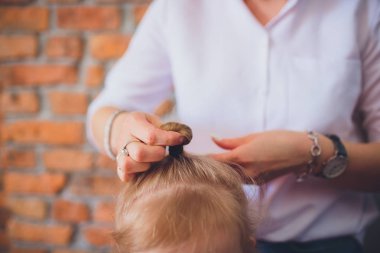 eller anne pigtails kız örgü