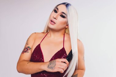Makyajlı bir gay..