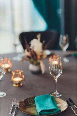 Lüks bir tatil yerinde çok güzel servis edilen bir masa..