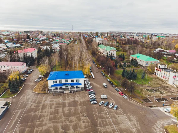 Dyurtyuli, Rússia, 1 de julho de 2019: Dyurtyuli city in the Republic of Bashkortostan. Vista de uma pequena cidade . — Fotografia de Stock