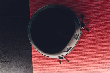 Robot elektrikli süpürge halı - teknoloji ev işi.