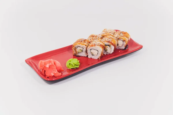 Grande conjunto de sushi colorido. isolado em fundo branco . — Fotografia de Stock