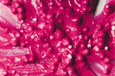 El Yapan Çocuk Oyuncak Sümüğü, Sümük Üzerine Seçici Odaklanma.