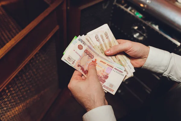 Russian rubles in the hands of a business woman. — Stock Photo, Image