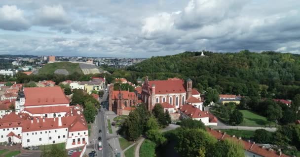 Panoráma města Vilnius v krásný letní den, Litva. — Stock video