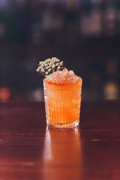 Craft Cocktail timme på baren Hipster. — Stockfoto