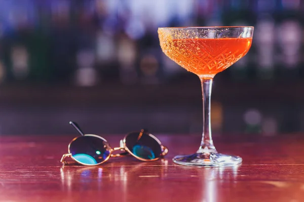 Margarita cocktail drinken close-up in bar koud geserveerd en casino. — Stockfoto