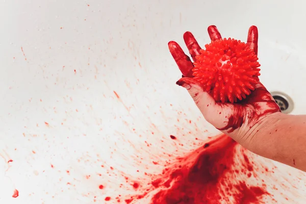 Blutspritzer tropfen ins Waschbecken im Badezimmer. rote Virenmoleküle — Stockfoto