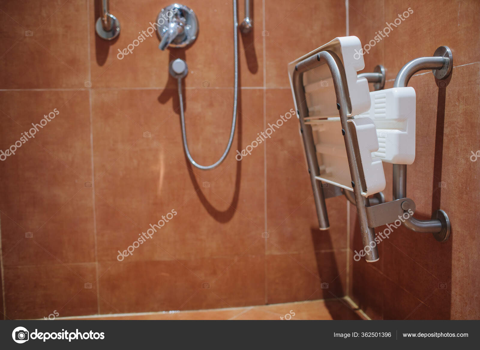 Imágenes de Bañera para discapacitados libres de derechos | DepositPhotos, image size:1600x1167