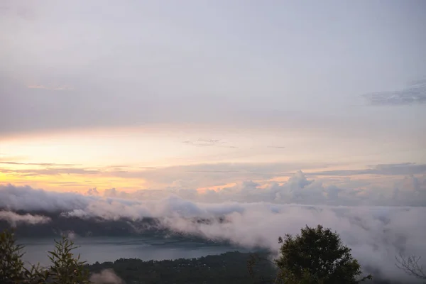 Sonnenaufgang Gebirgslage Berg Batur kintamani bali Indonesien. — Stockfoto