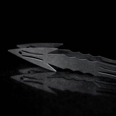 nargile parçası, modern tasarım, siyah bir arka plan üzerinde.