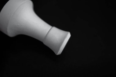 nargile parçası, modern tasarım, siyah bir arka plan üzerinde.