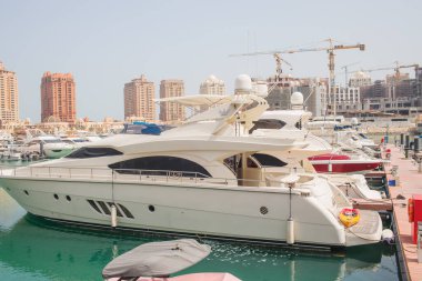 Doha, Katar - 2 Ocak 2020: Katar 'ın Doha İncisi Yat Denizcisi.
