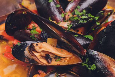 Makro, iştah açıcı taze deniz midyelerini kapat..