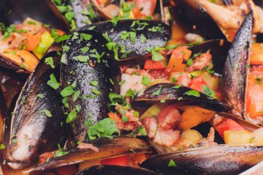 Makro, iştah açıcı taze deniz midyelerini kapat..