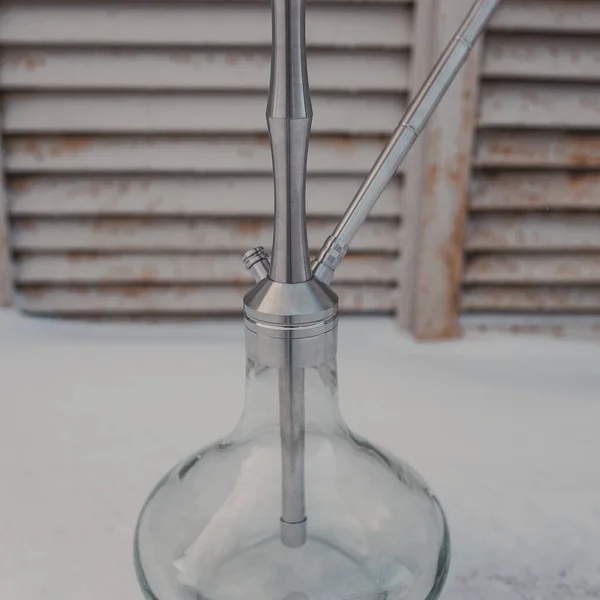 Parte de la cachimba, diseño moderno, sobre un fondo. — Foto de Stock