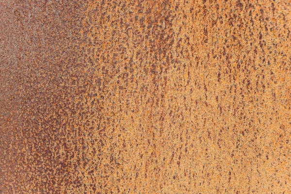 Çelik paspaslar kırmızı paslanmış. Demir yüzey paslanmış..