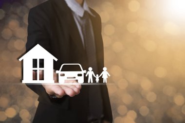 ev Araba aile tutan el. kavram güvence sağlık