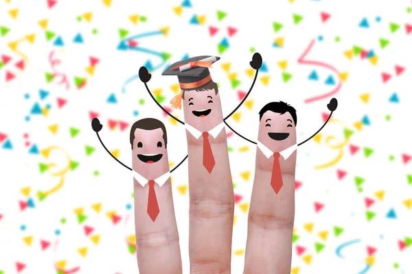 三个手指成功教育毕业生。概念庆祝 — 图库照片