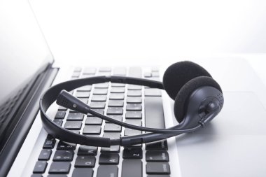 kulaklık klavye bilgisayar laptop, çağrı merkezi desteği 