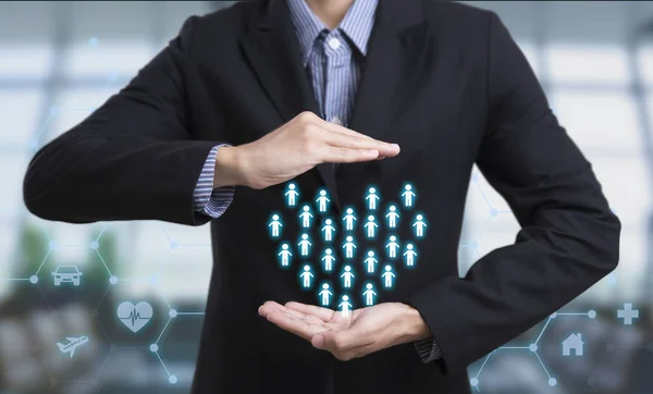 Müşteri desteği korumak iş çalışanlar (sigortacı)