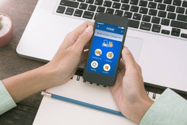 Smartphone Uygulama stok yönetimi web ile kullanarak ele 