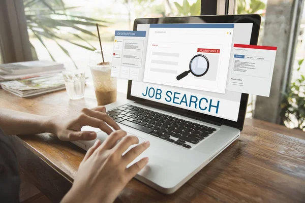 Hand van de zakelijke computer laptop met Job Search web — Stockfoto