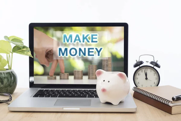Make money homepage on the computer screen in workplace. — Stock Photo, Image