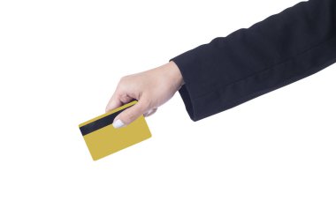 Altın kredi kartı ile izole kırpma yolunu tutan el 