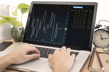 iş el üstünde bilgisayar Defter finans ticaret ile çalışma 