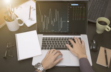 iş el üstünde bilgisayar Defter finans ticaret ile çalışma 