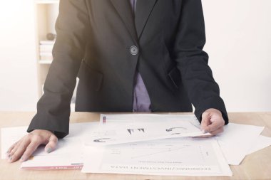 grafik belgesi ile tartışma sırasında çalışma iş 