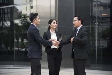 İşadamları karşılıklı anlaşma yapma. kavram işbirliği. 