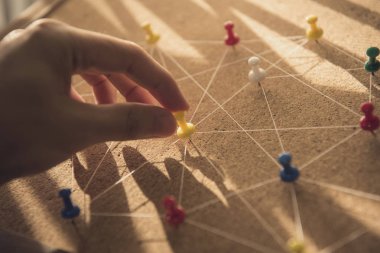 İğne doğrusal ağ arka plan bağlı. Ağ 