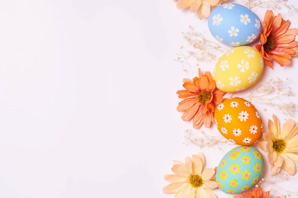 Creativo Diseño Vacaciones Pascua Huevos Coloreados Pintados Mano Con Flor — Foto de Stock