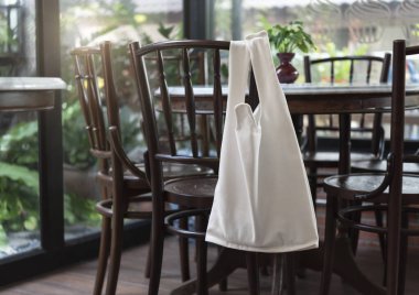 Restoranın arka planındaki boş şablon için çanta bezi.