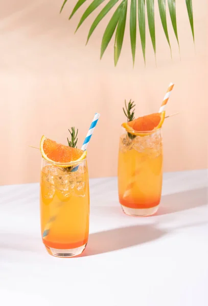 Orange Punch Cocktail Cold Refreshing Orange Slice Color Background Summer — Stock Photo, Image