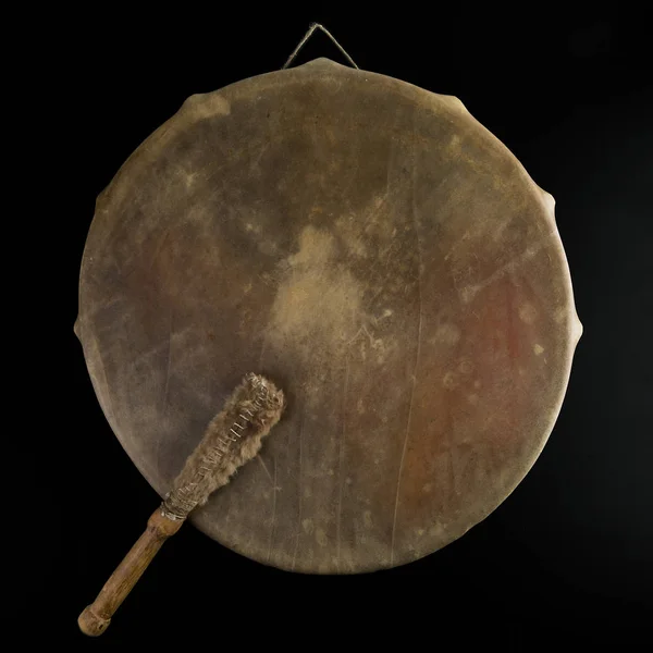 古老的老式印度手鼓 Buben 鼓与鼓槌的美丽副本 — 图库照片